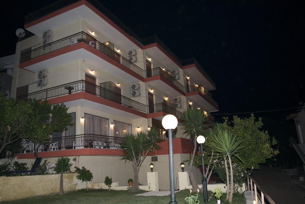 Mavrovoúnion Hotel Milton מראה חיצוני תמונה