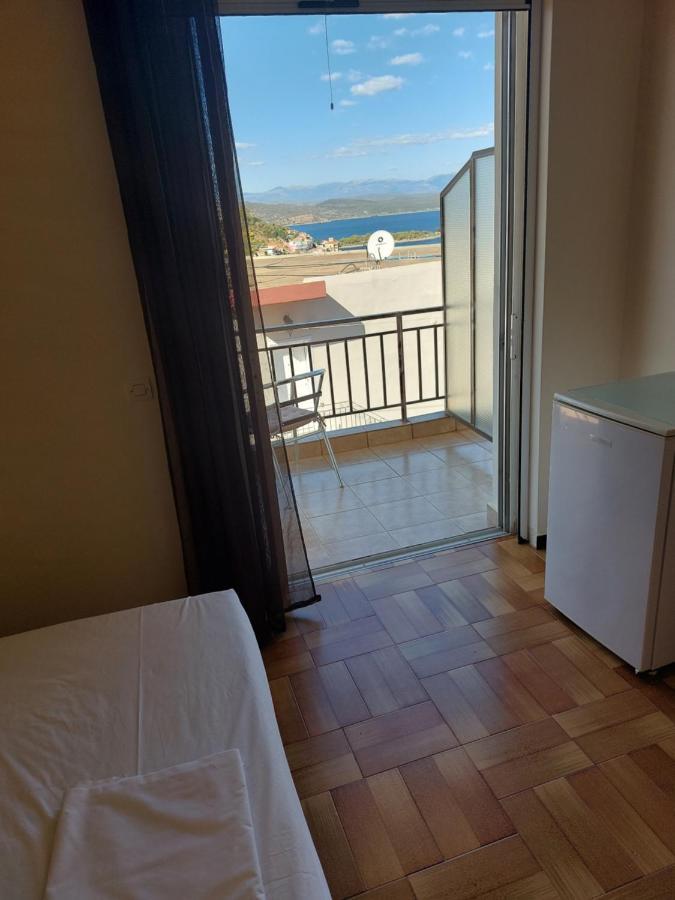 Mavrovoúnion Hotel Milton מראה חיצוני תמונה