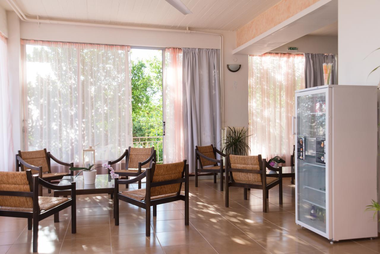 Mavrovoúnion Hotel Milton מראה חיצוני תמונה