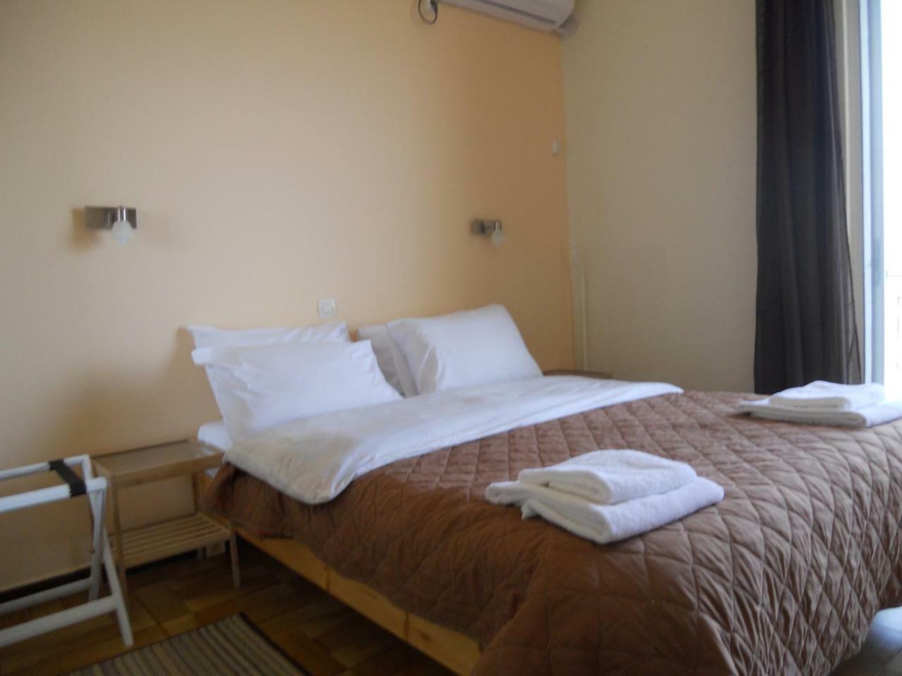 Mavrovoúnion Hotel Milton מראה חיצוני תמונה